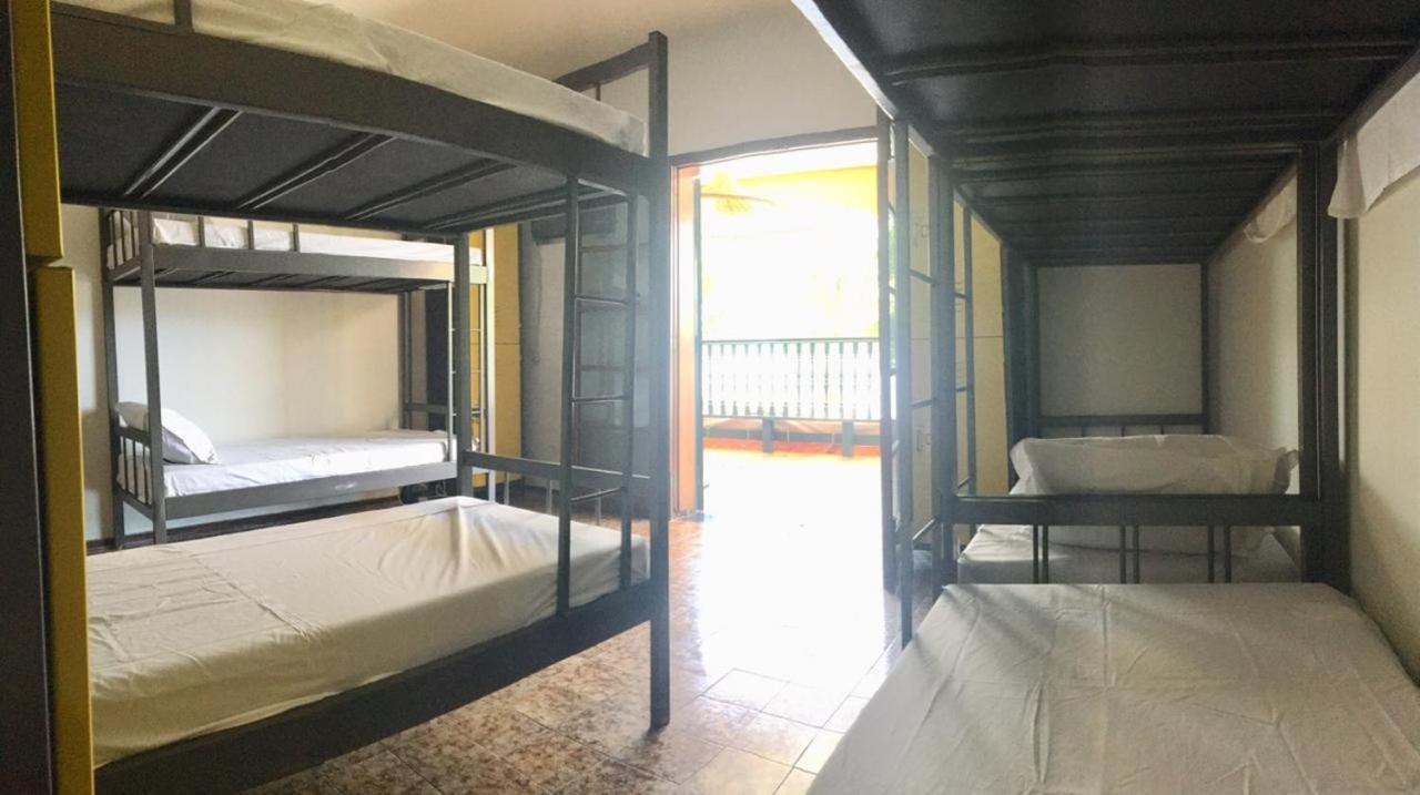 Hostel Bagus & Bar *