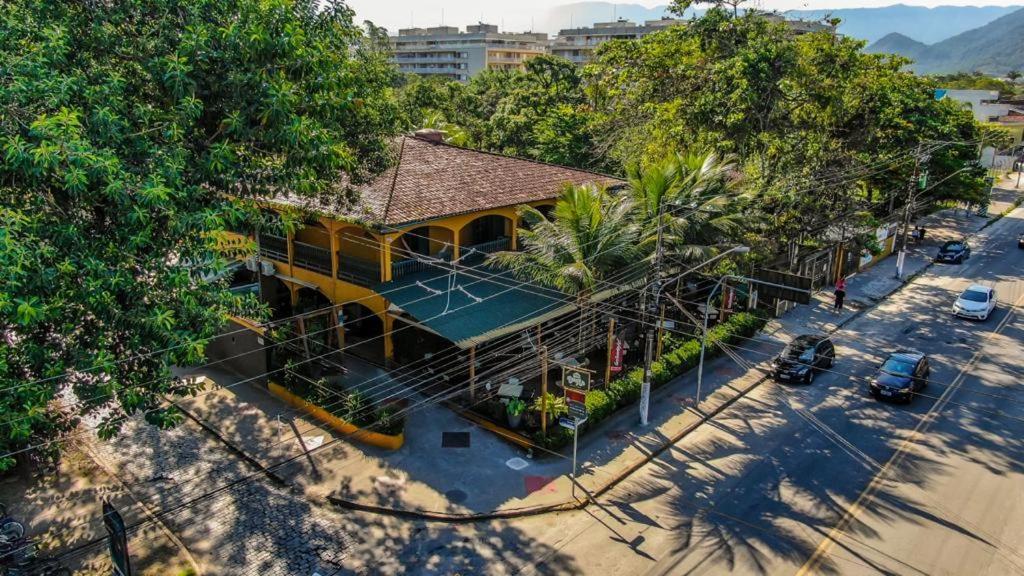 Bagus & Bar Hostel